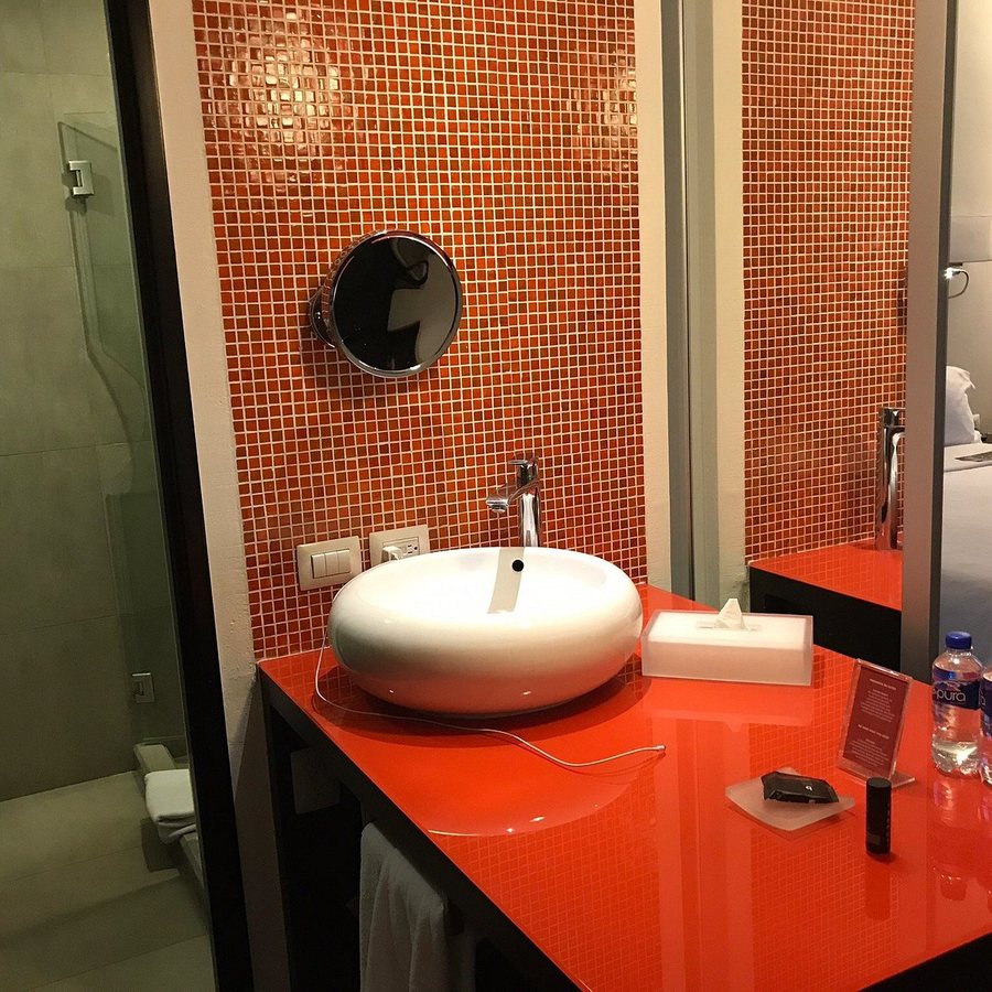 Fiesta Inn Plaza Central Aeropuerto — Bathroom