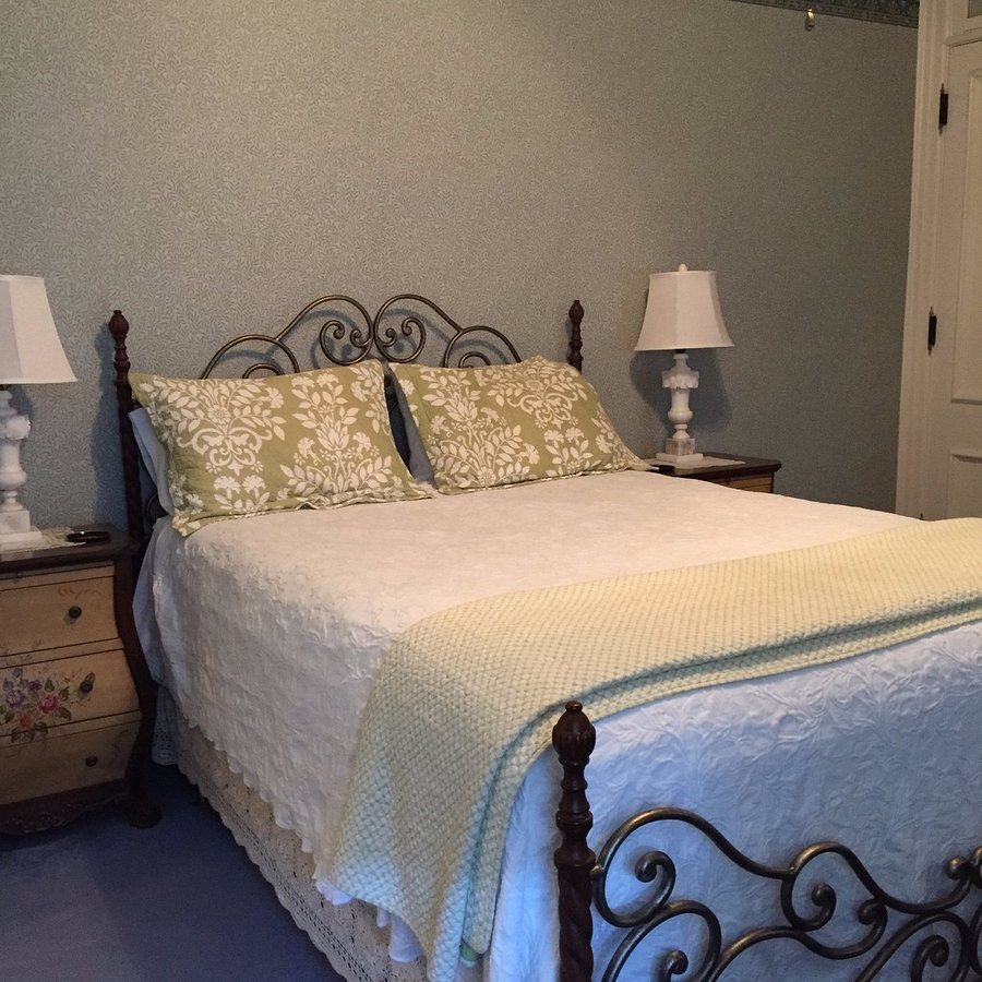 Finger Lakes Bed Breakfast at Hutton Farm — Guest room