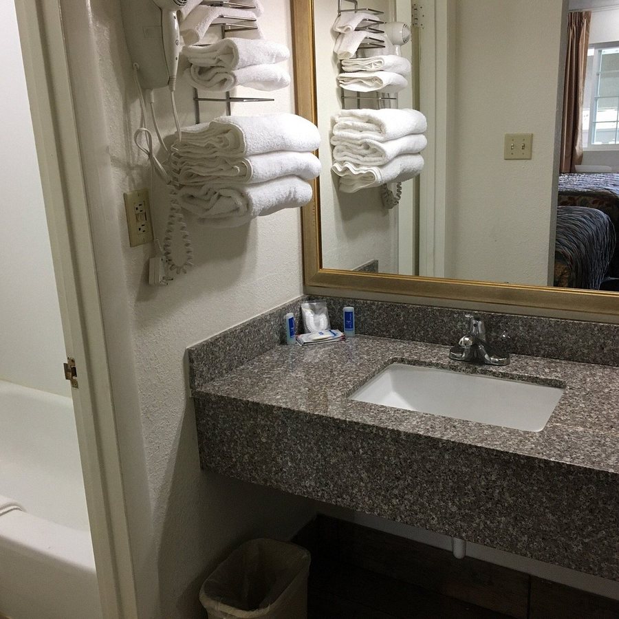 First Interstate Inn — Bathroom