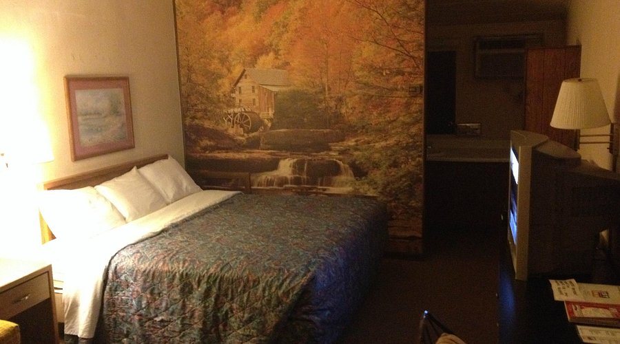 First Interstate Inn — Guest room