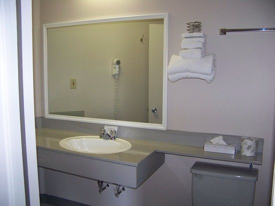 Fisherman s Landing Inn — Bathroom