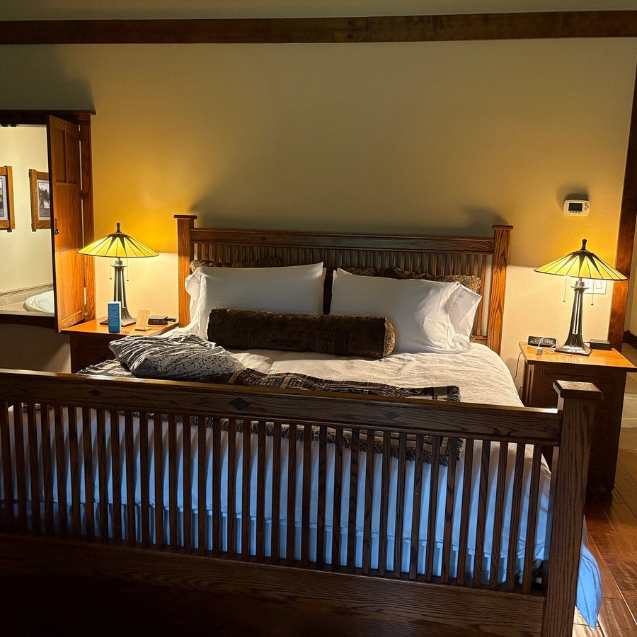 FivePine Lodge and Spa — Guest room