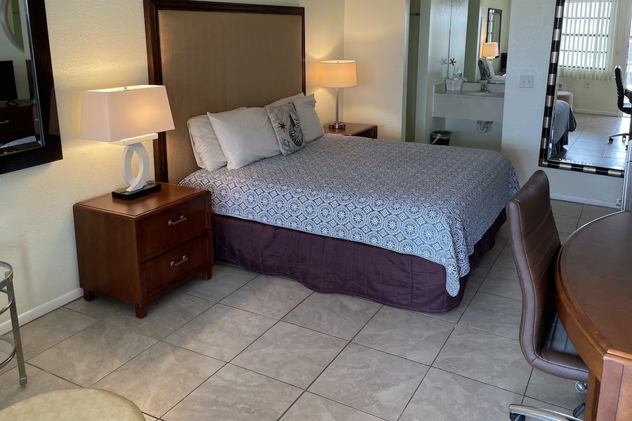 Flagler Beach Motel and Vacation Rentals — Guest room