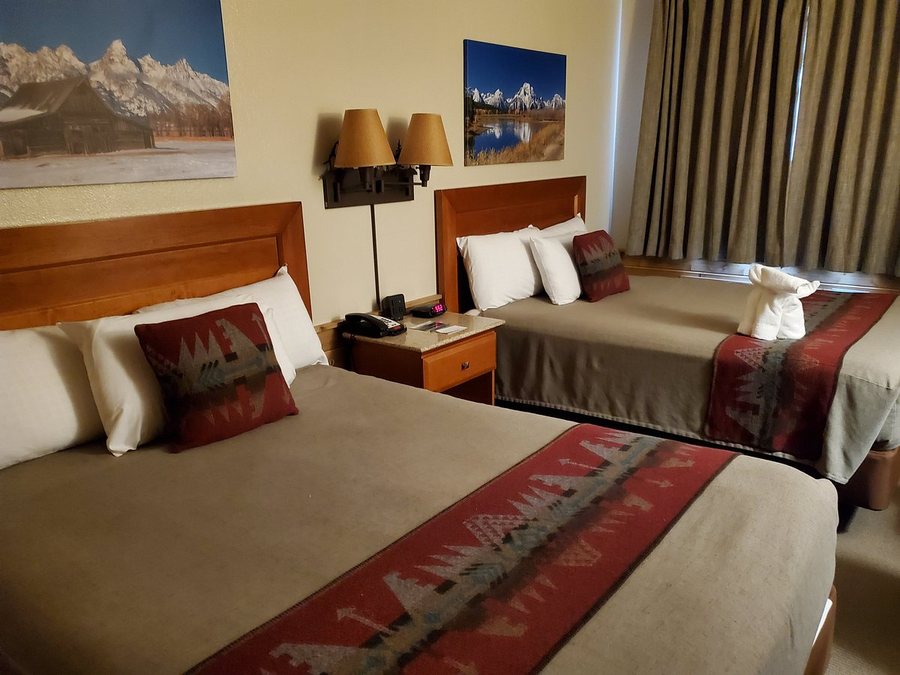 Flat Creek Inn — Guest room