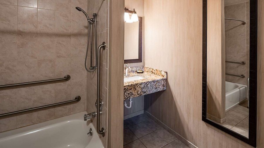 Flathead Lake Resort — Bathroom