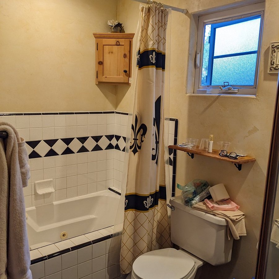 Fleur de Lac — Bathroom