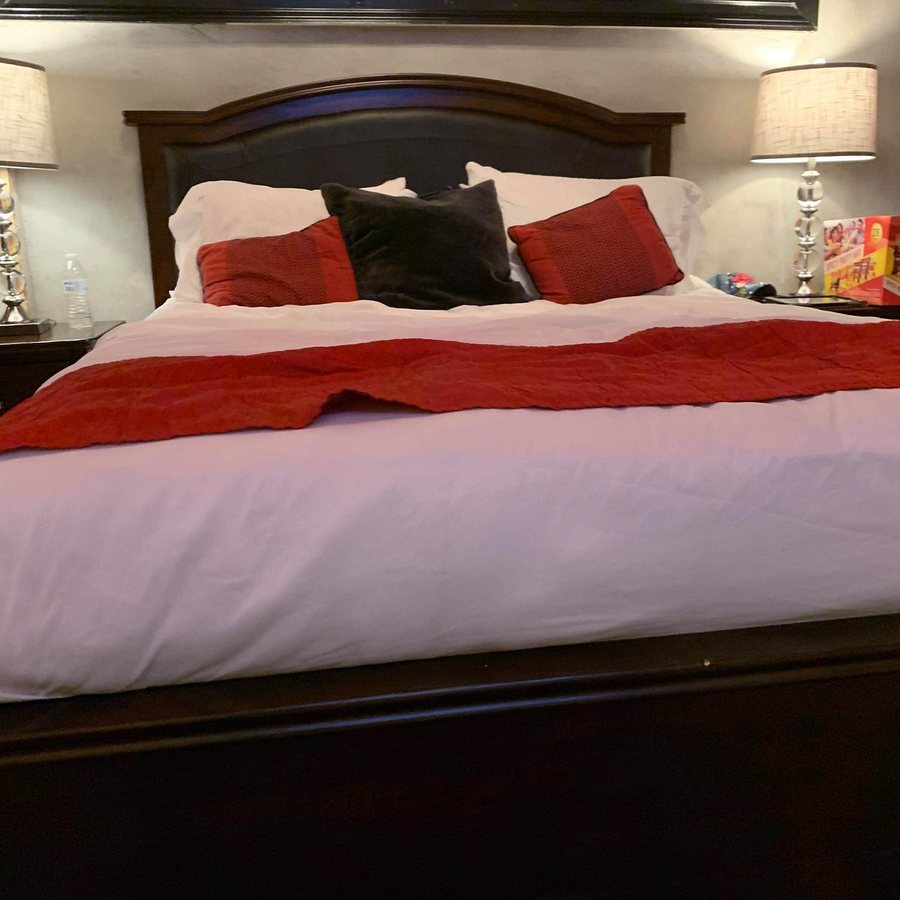 Fleur De Lis Mansion Bed and Breakfast — Guest room