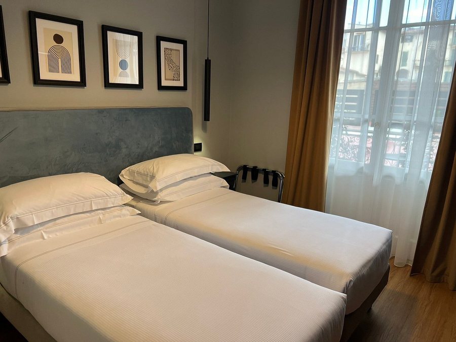 Flom Boutique Hotel — Guest room