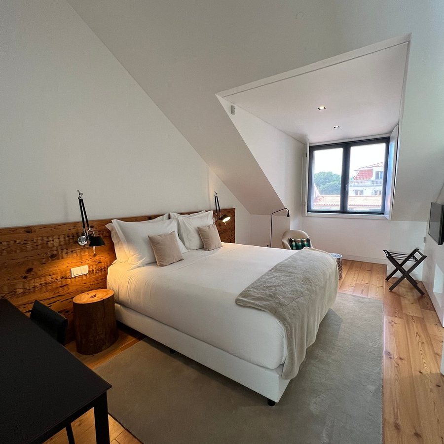 Flora Chiado Apartments — Guest room