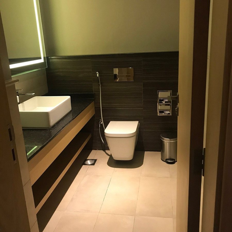 Flora Inn Hotel Dubai Airport — Bathroom