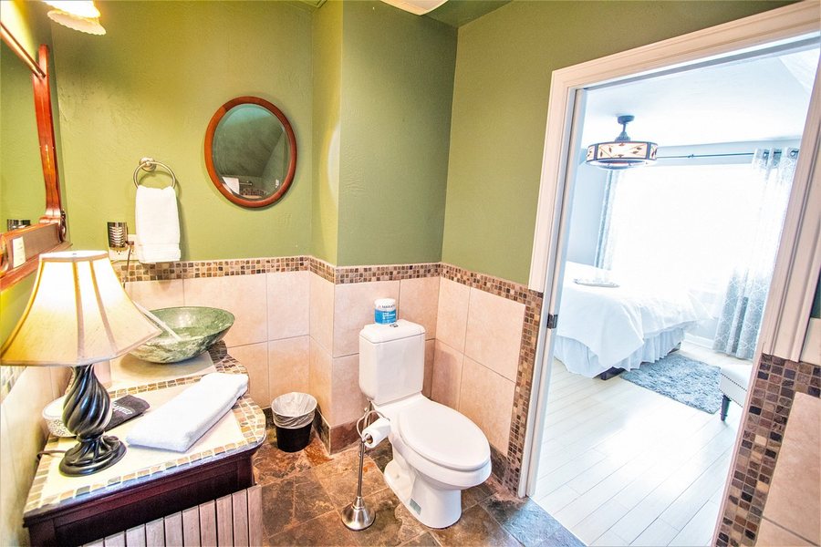 Floradora House Beautiful B B — Bathroom