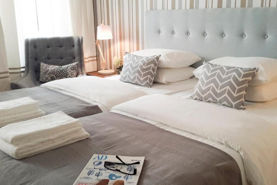 Flores Guest House — Guest room