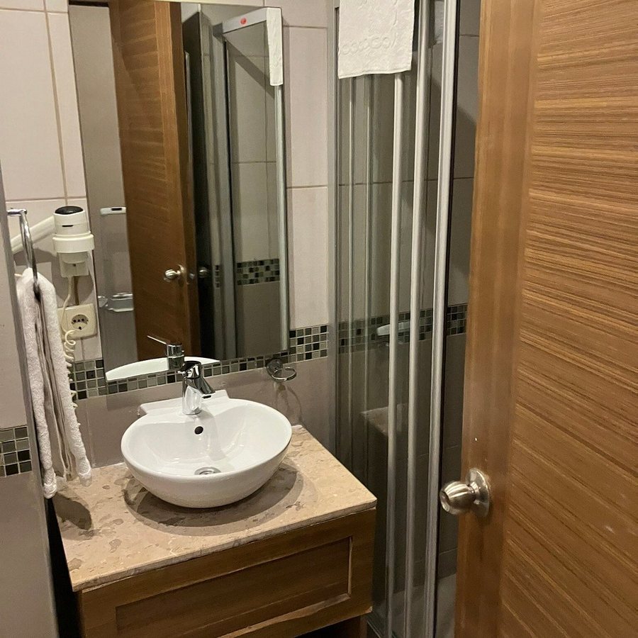 Flower Palace Hotel Istanbul — Bathroom