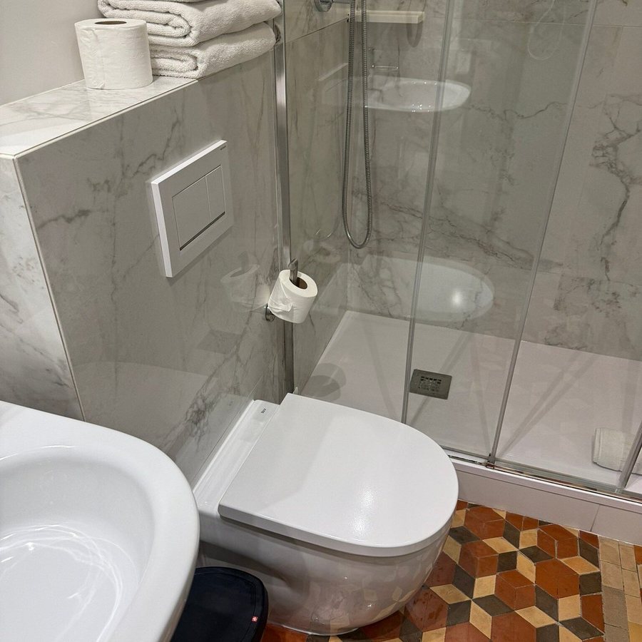 Fontanella Green House Barcelona Catalonia — Bathroom