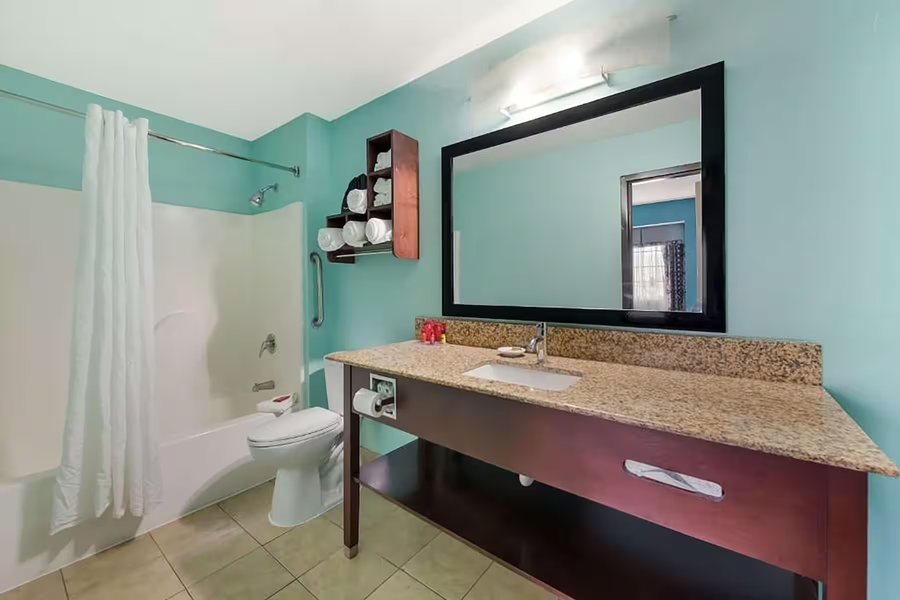 Foreman House Bed Breakfast — Bathroom
