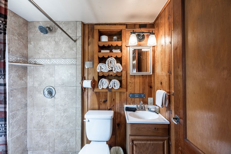 Forest Home Cabins — Bathroom