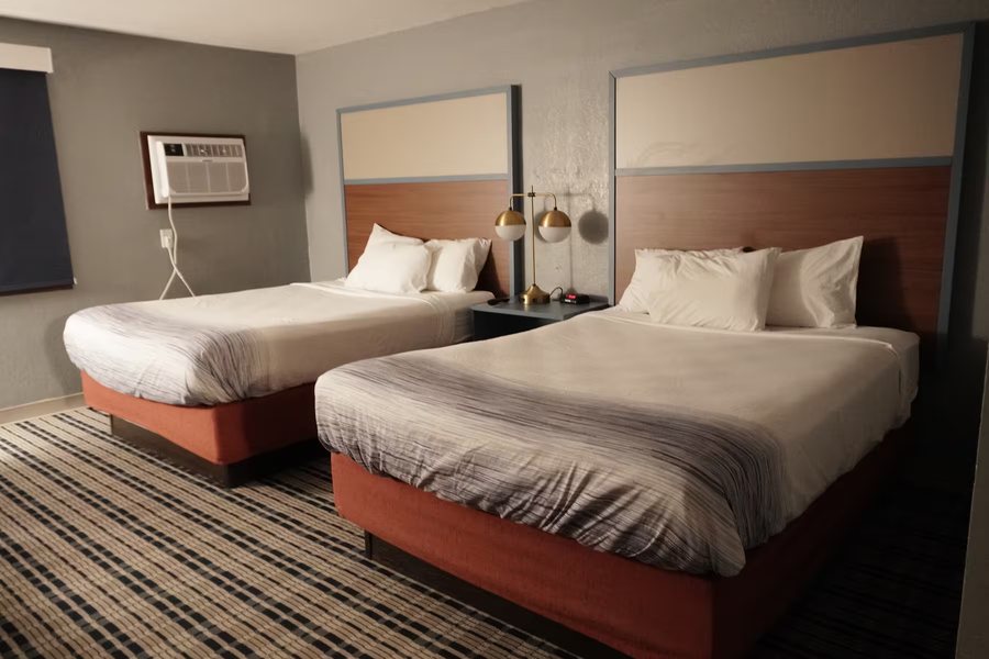 Forest Lake Village — Guest room