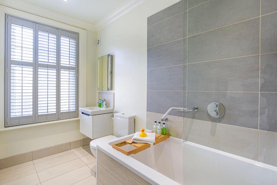Forest Park Country Hotel Inn — Bathroom