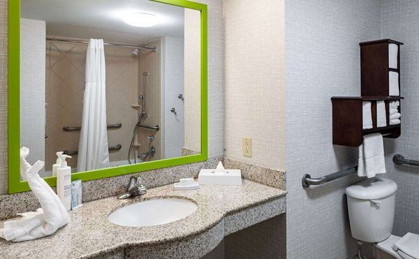 Forest Park Hotel — Bathroom