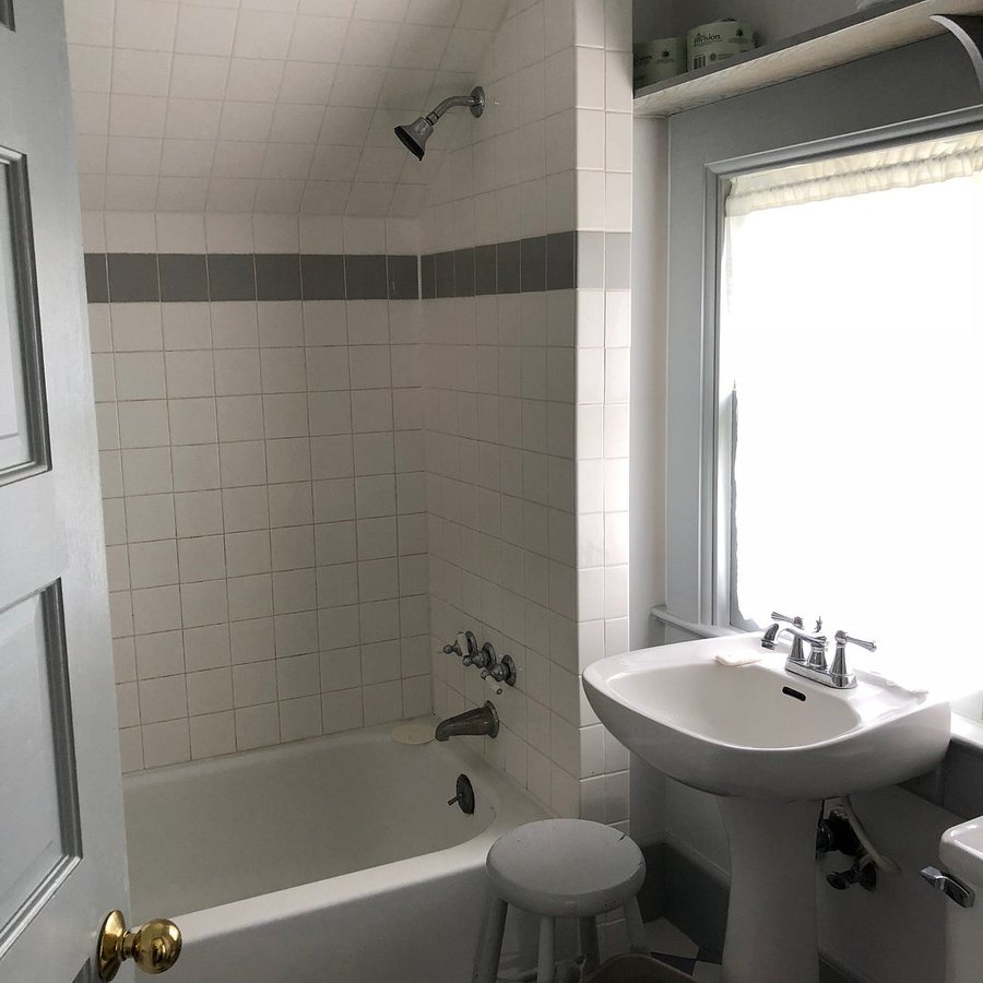 Fort Casey Inn — Bathroom