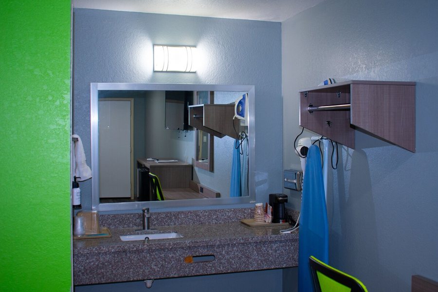 Fort Davis Inn RV Park — Bathroom