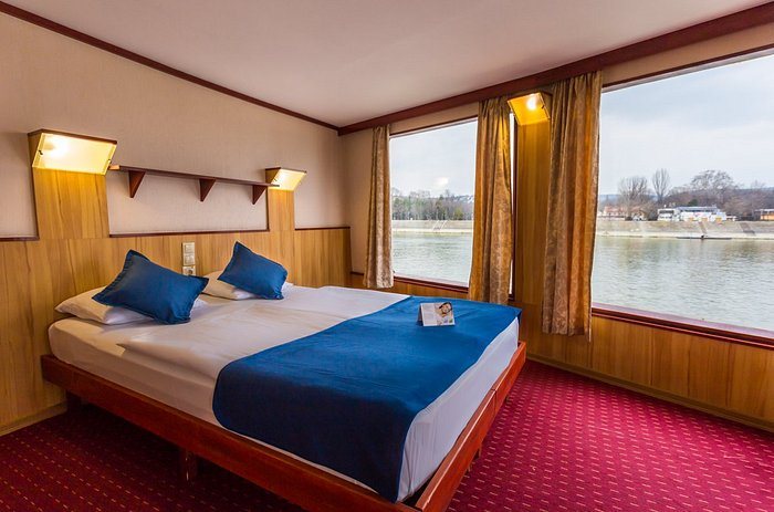 Fortuna Boat Hotel — Guest room