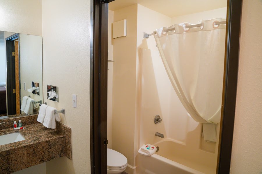 Fortuna de Oro RV Resort — Bathroom