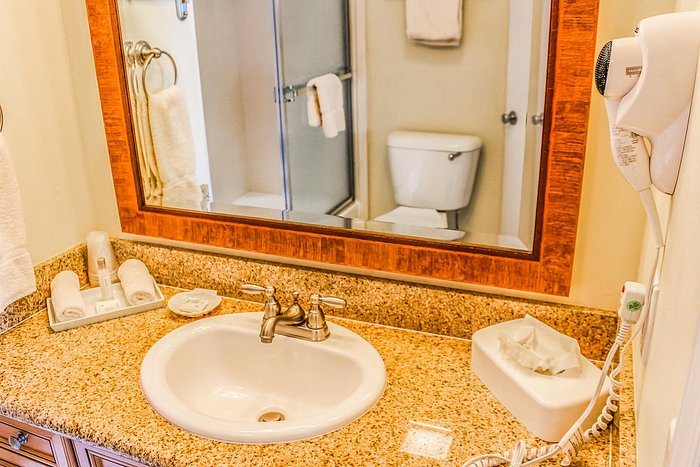 Fortuna Hotel — Bathroom