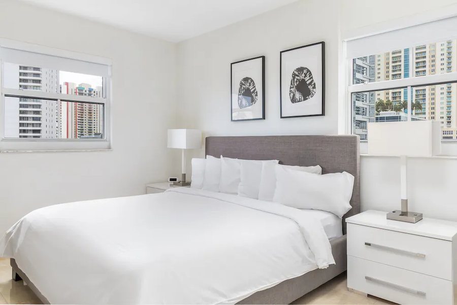 Fortune House Hotel Miami Florida — Guest room
