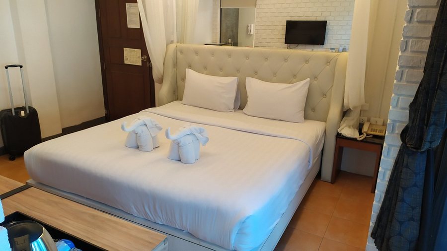 Forty Winks Phuket Hotel — Guest room