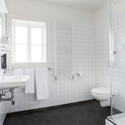 Fosshotel Eastfjords — Bathroom