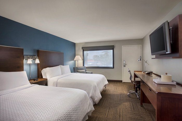 Four Points by Sheraton Anaheim — Guest room