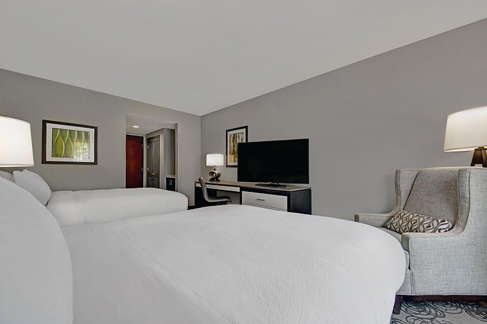 Four Points By Sheraton Birmingham Homewood — Guest room