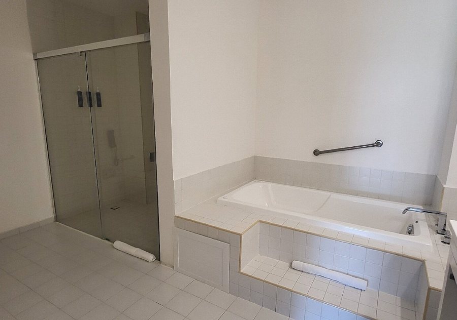 Four Points By Sheraton Cancun Centro — Bathroom