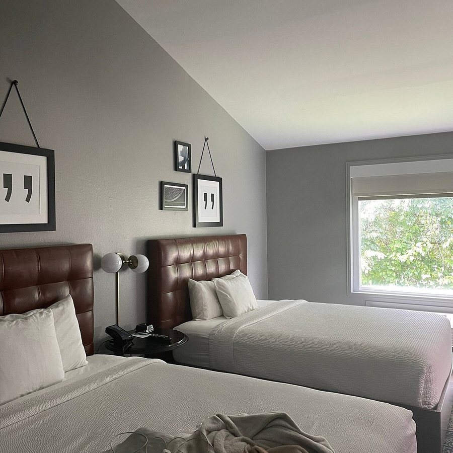 Four Points by Sheraton Dallas Arlington Entertainment District — Guest room