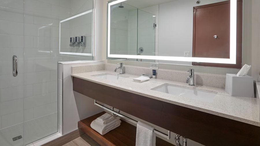 Four Points By Sheraton Deadwood — Bathroom