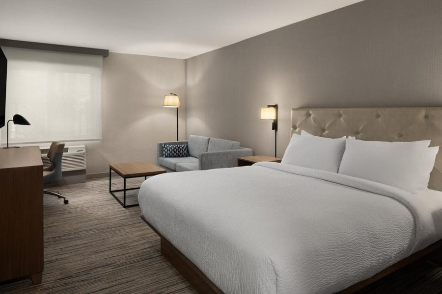 Four Points by Sheraton Downtown Seattle Center — Guest room