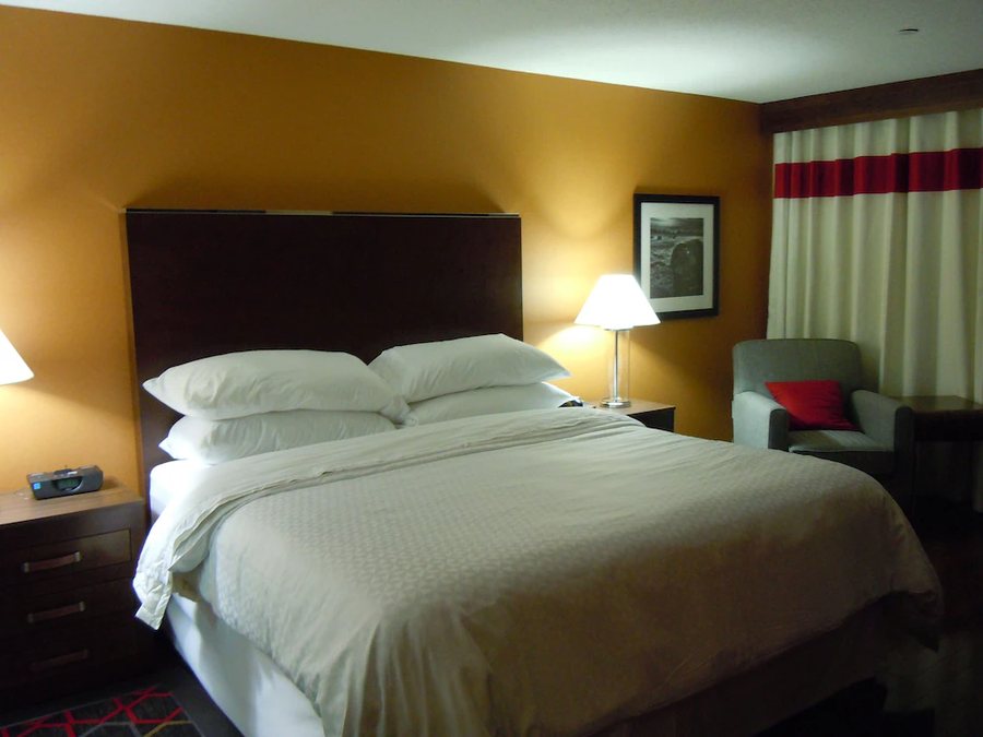 Four Points by Sheraton Edmundston Hotel Conference Center — Guest room