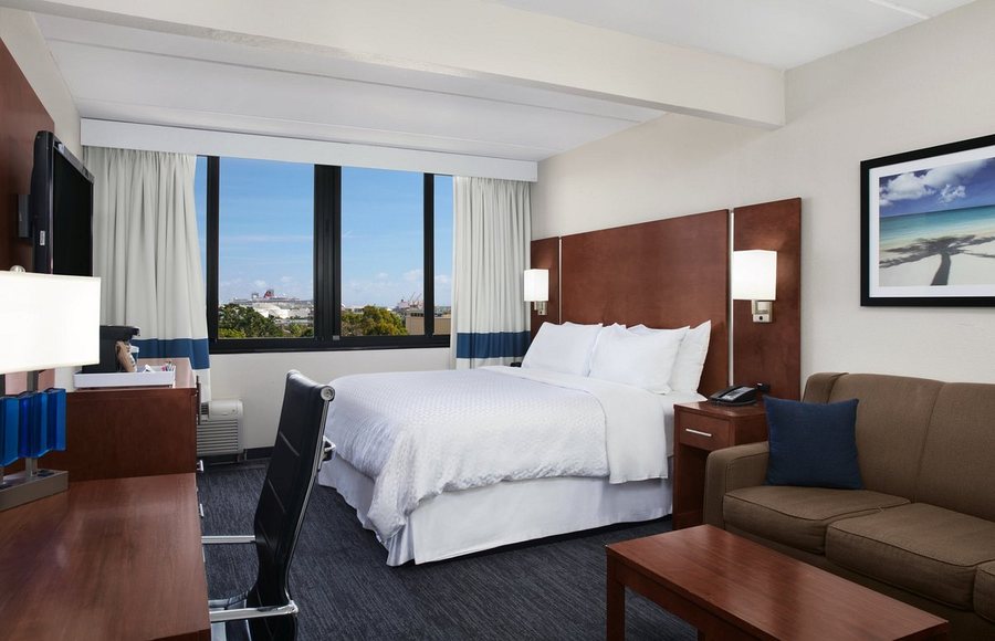Four Points by Sheraton Fort Lauderdale Airport Cruise Port — Guest room