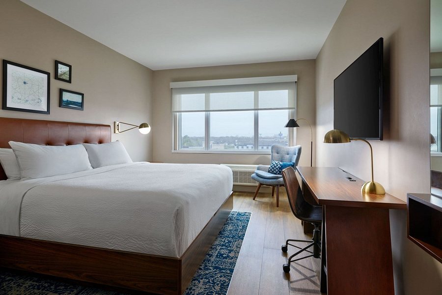 Four Points by Sheraton Houston Hobby Airport — Guest room