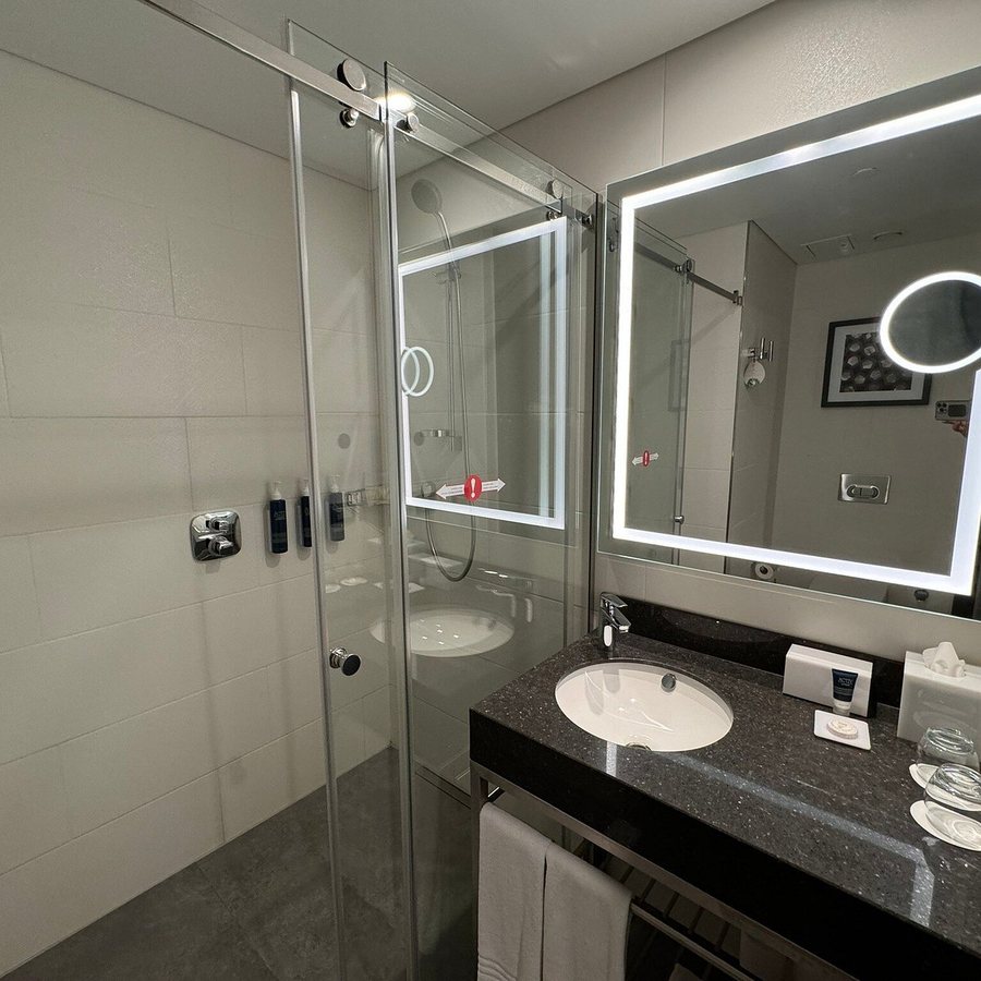 Four Points By Sheraton Istanbul Kagithane Istanbul — Bathroom