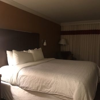 Four Points by Sheraton Little Rock Midtown — Guest room