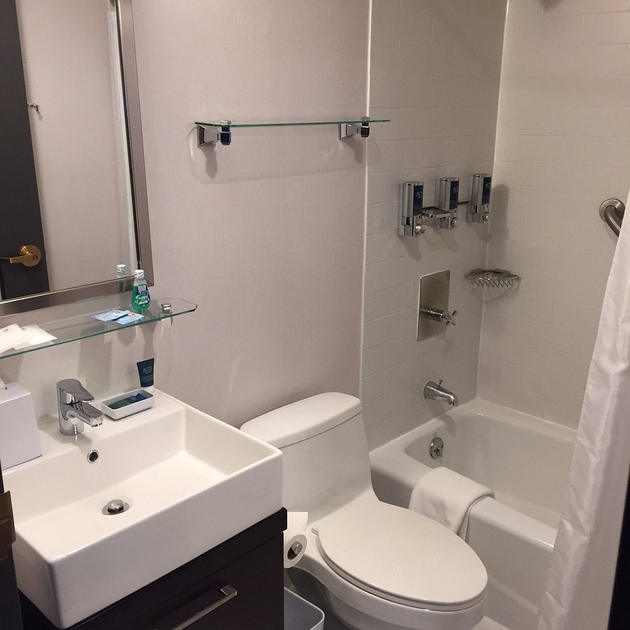 Four Points by Sheraton Midtown Times Square New York City New York — Bathroom