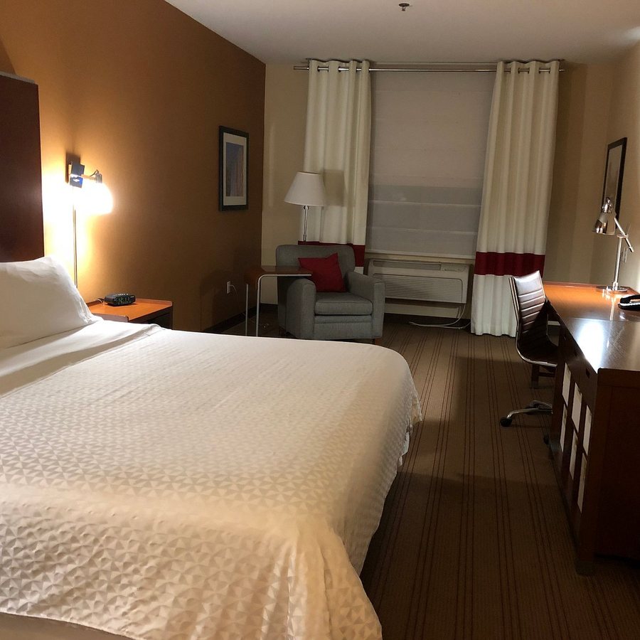 Four Points by Sheraton Portland East — Guest room