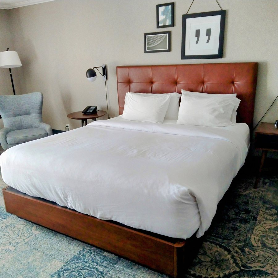 Four Points by Sheraton Ventura Harbor Resort — Guest room