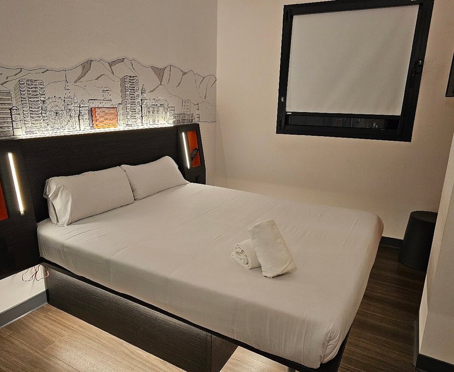 Four Points Flex by Sheraton Malaga Centre — Guest room