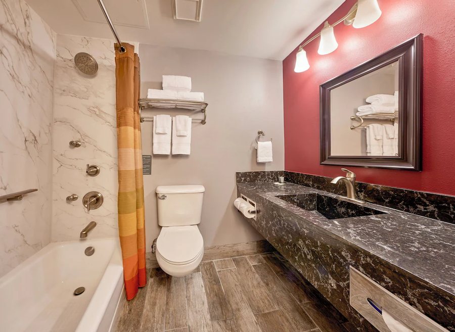 Four Queens Hotel Casino Las Vegas Nevada — Bathroom