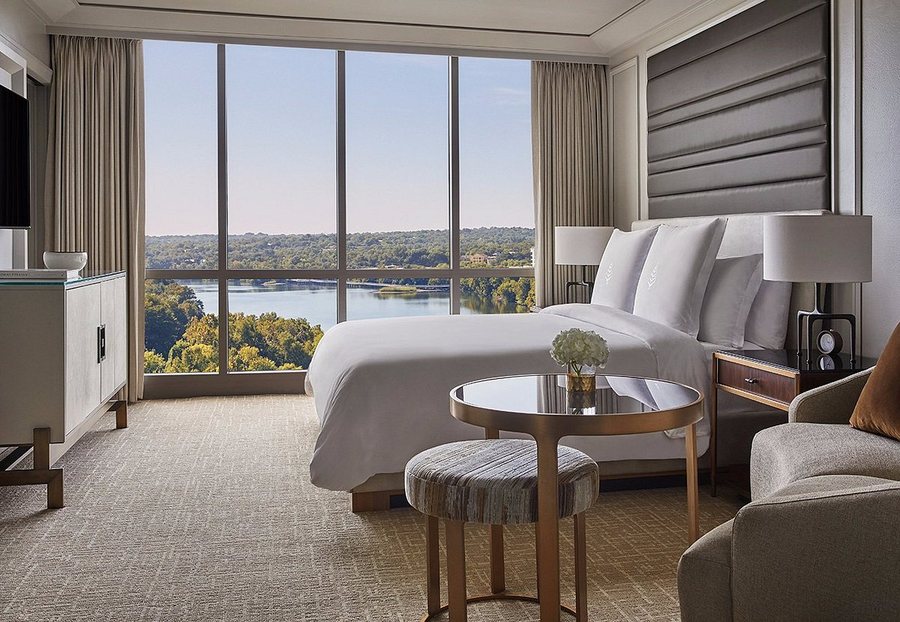 Four Seasons Hotel Austin — Guest room