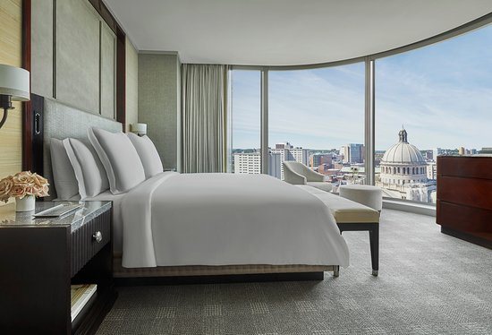 Four Seasons Hotel Boston — Guest room