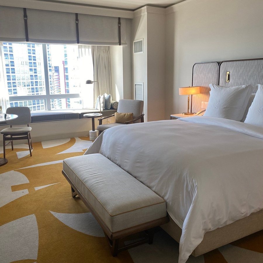 Four Seasons Hotel Miami Miami Florida — Guest room